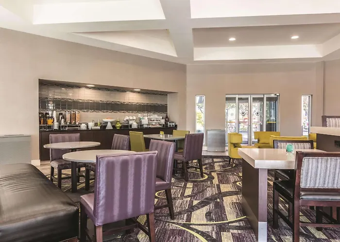 La Quinta Inn & Suites By Wyndham Shreveport Airport